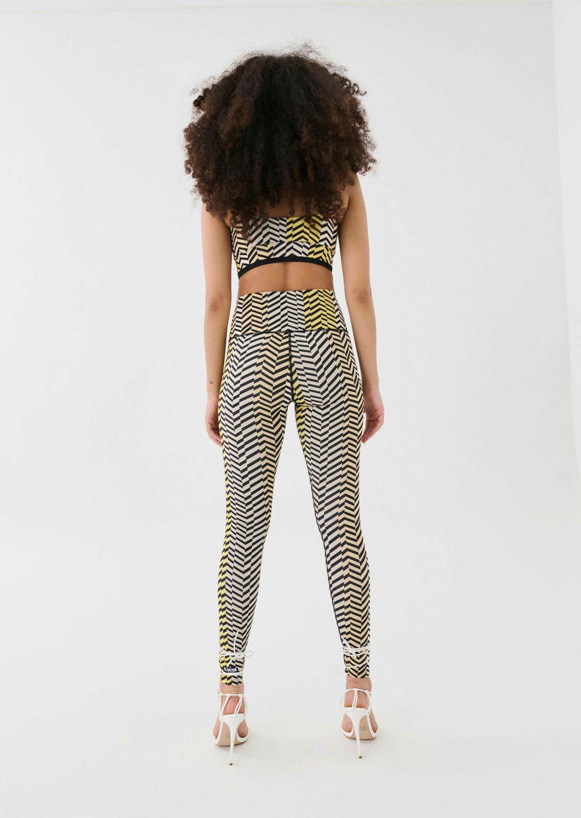 ABSTRACTION LEGGING IN ZIG ZAG PRINT