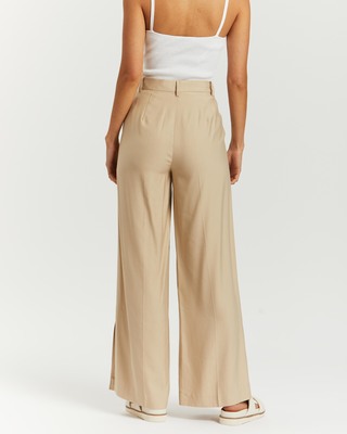 aere nylon pants ベージュ　アエレ Aya Muse Vena Pants - Beige – Kith