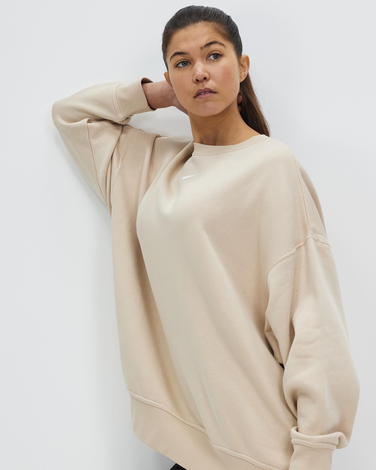 nike essentials oversized fleece crew