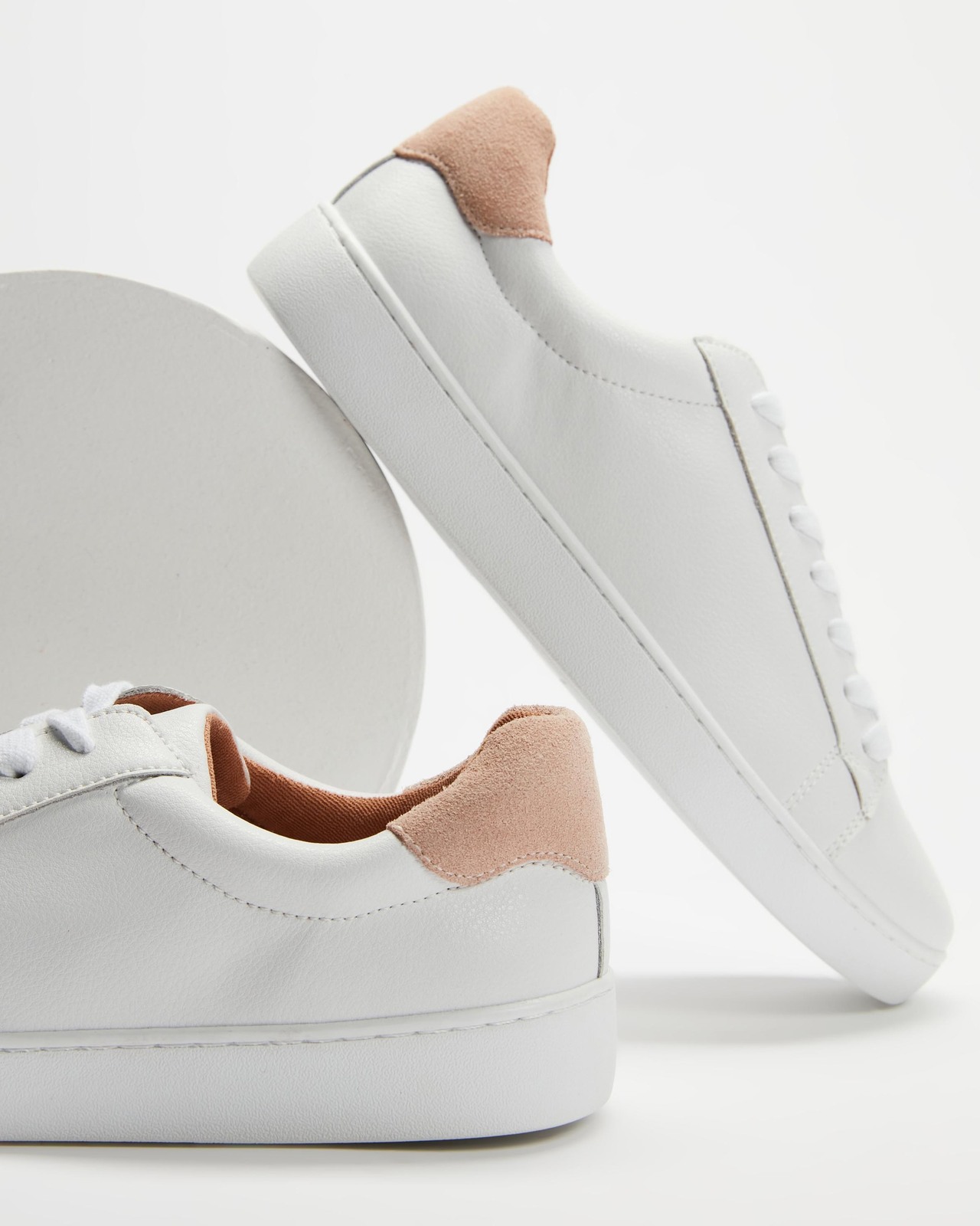 Leo Leather Sneakers