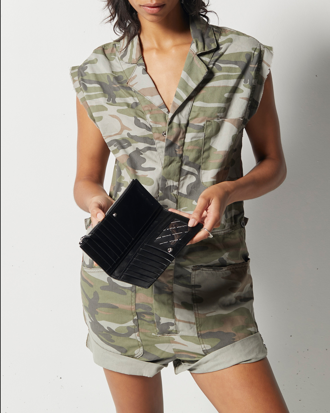 Status Anxiety Dakota Wallet AirRobe