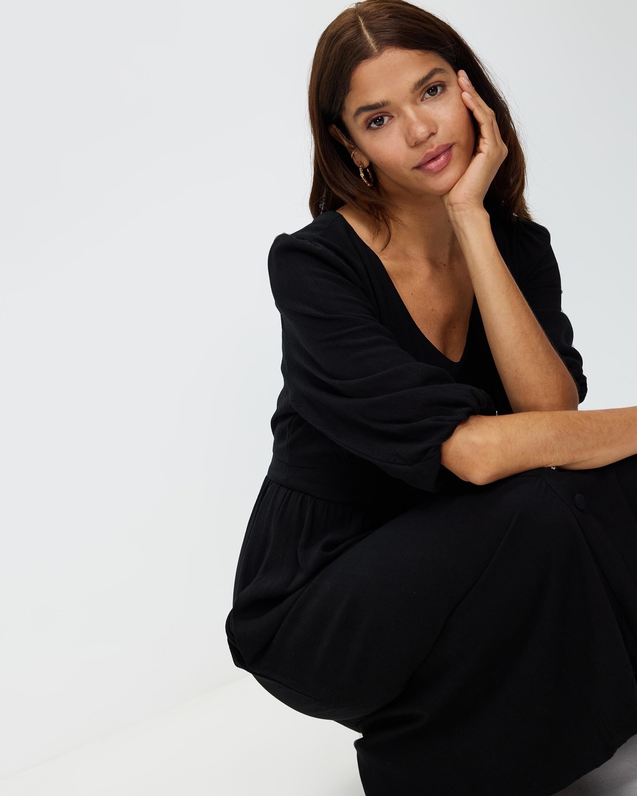 Aspen V-Neck Long Sleeve Midi Dress