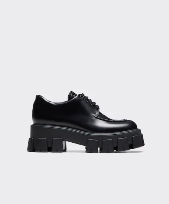 lace up shoes - AirRobe