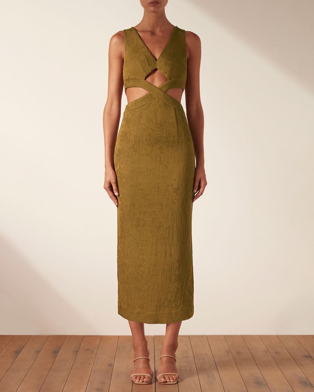 Shona Joy Simone V Neck Cut Out Midi Dress - AirRobe Shona Joy Simone V Neck Cut Out Midi Dress - AirRobe
