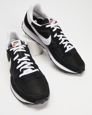 nike challenger trainers