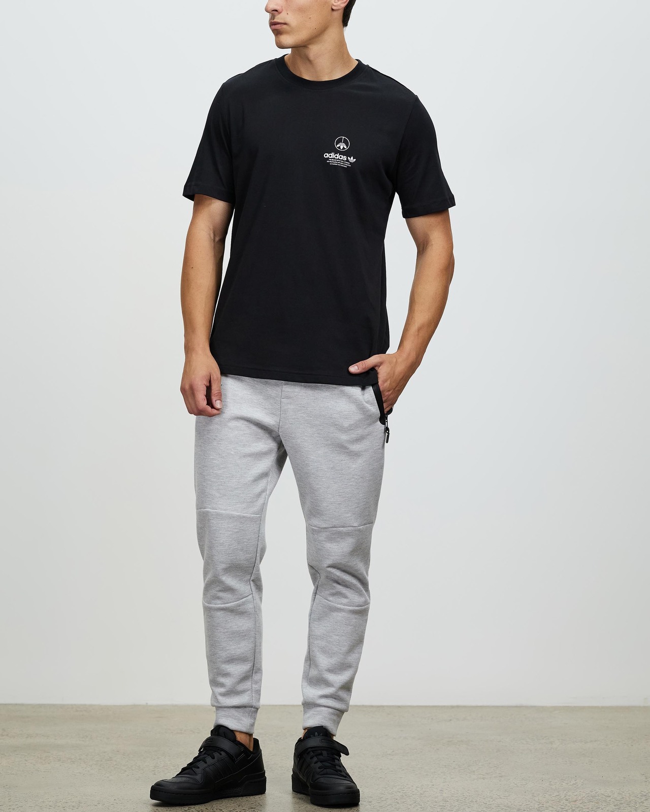 Graphics United Tee