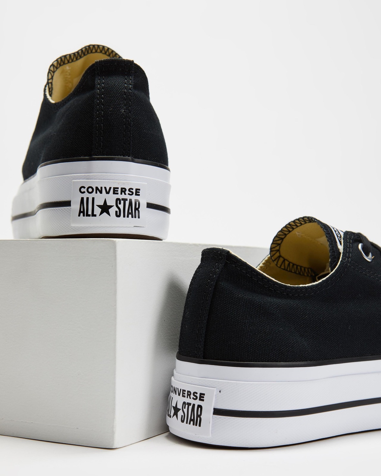 Chuck Taylor All Star Platform Ox - Women's