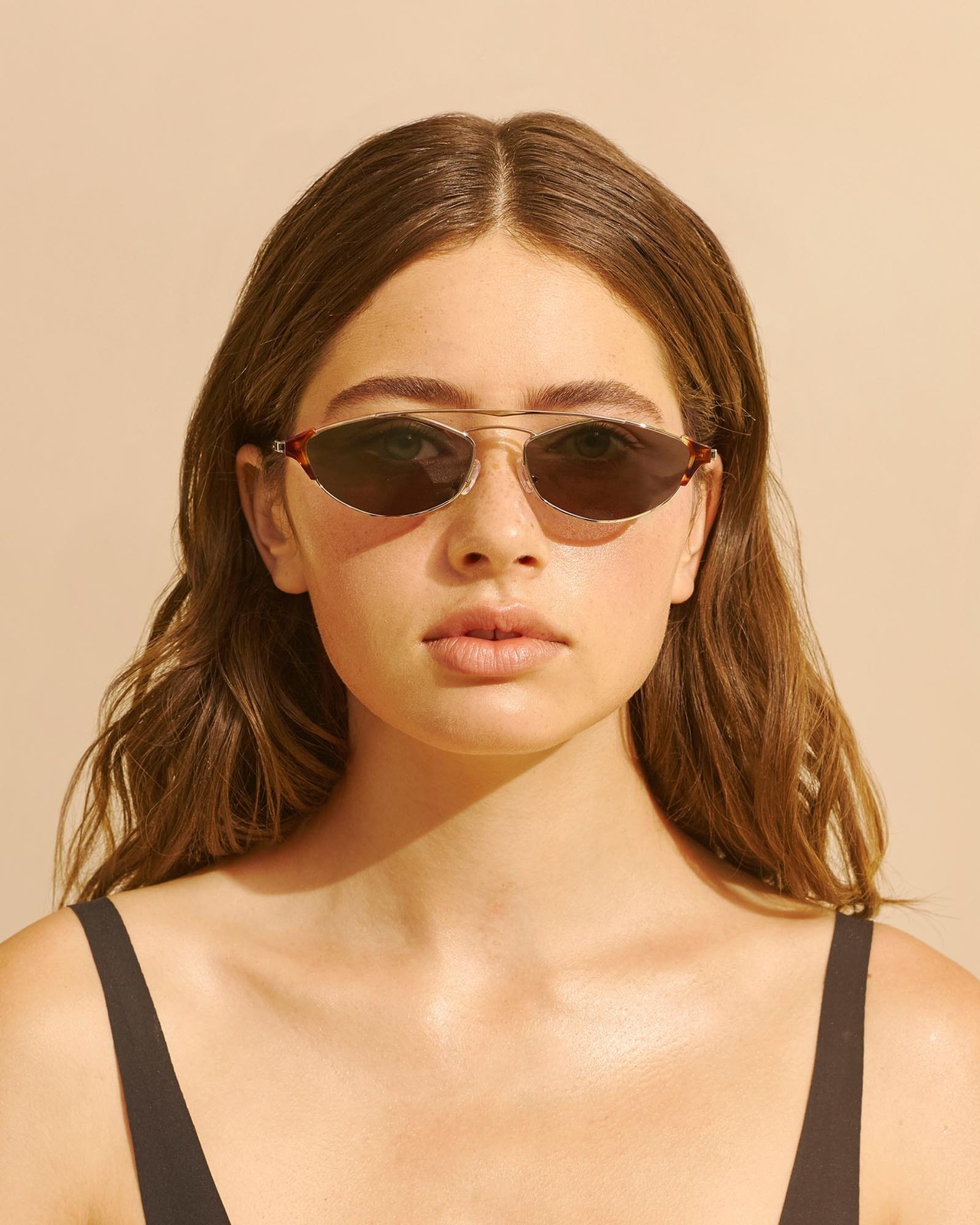 Amber sceats sunglasses Amber Sceats Capri Glasses - AirRobe main image 4