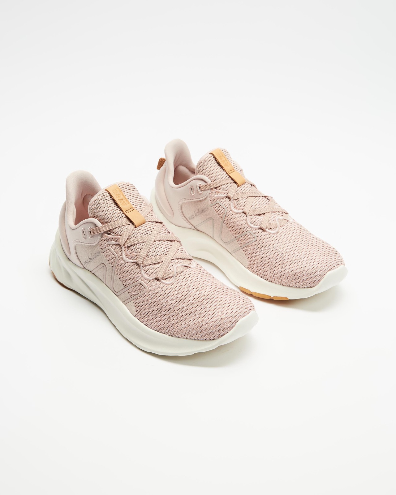 New Balance Fresh Foam Roav V2 Women's AirRobe