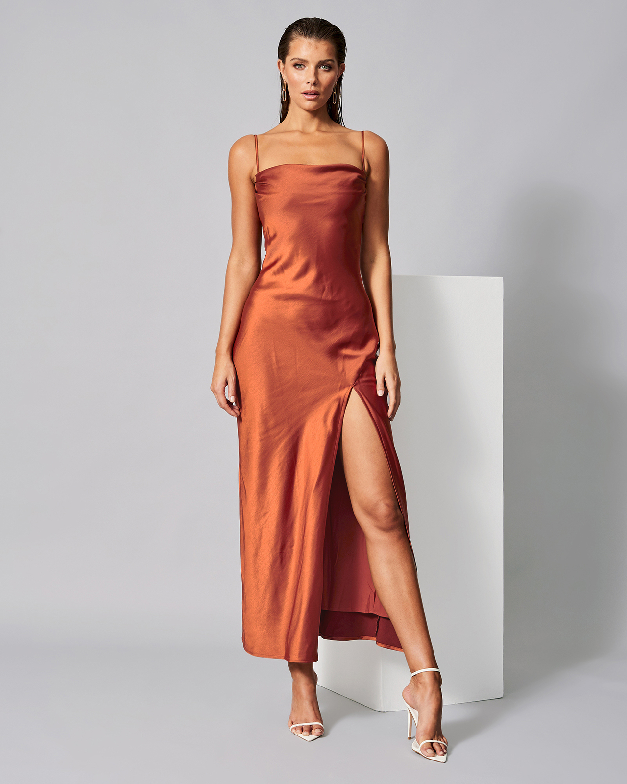 BWLDR Hansen Dress X Kristina AirRobe