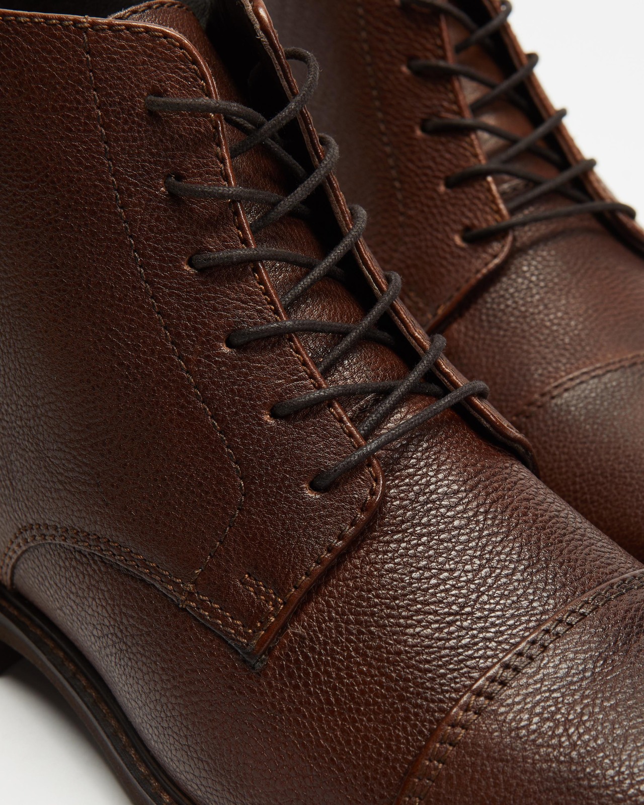 Hoy Leather Boots