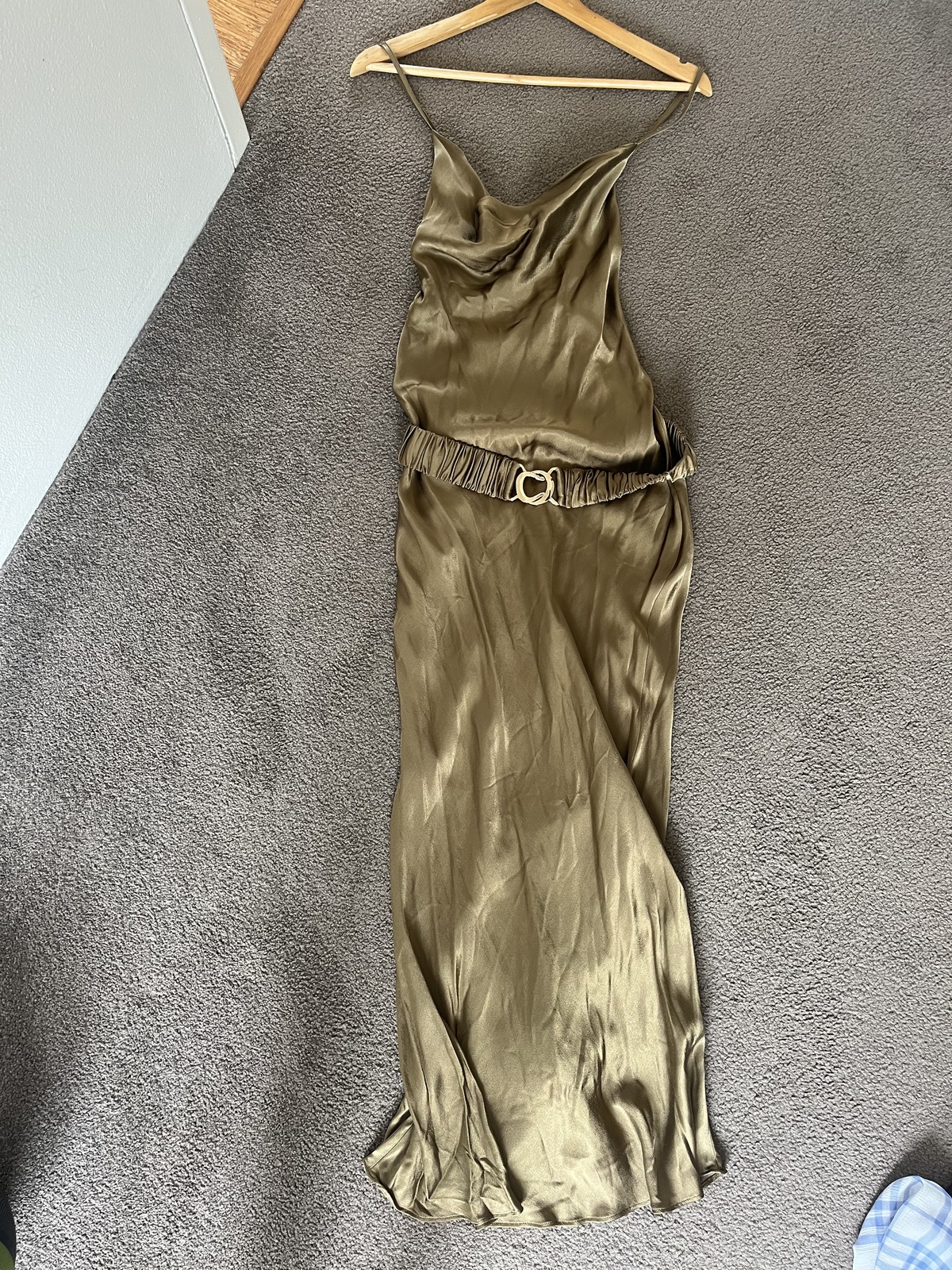 GALA BIAS MIDI DRESS WITH BELT WARM OLIVE GREEN