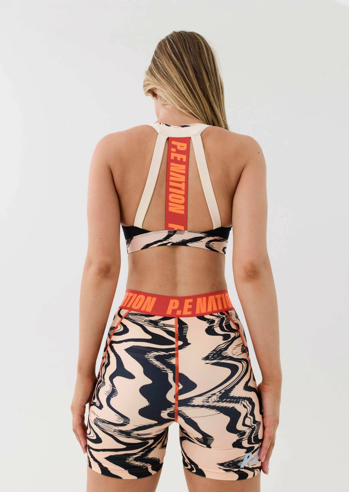NEW WAVE SPORTS BRA IN BLACK