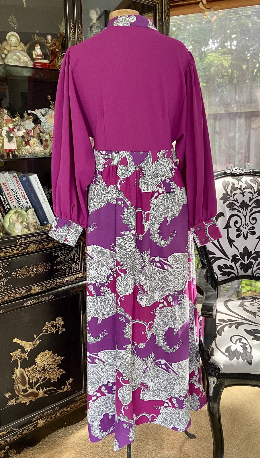 DESIGNER TO HRH QUEEN ELIZABETH AND PRINCESS ANNE