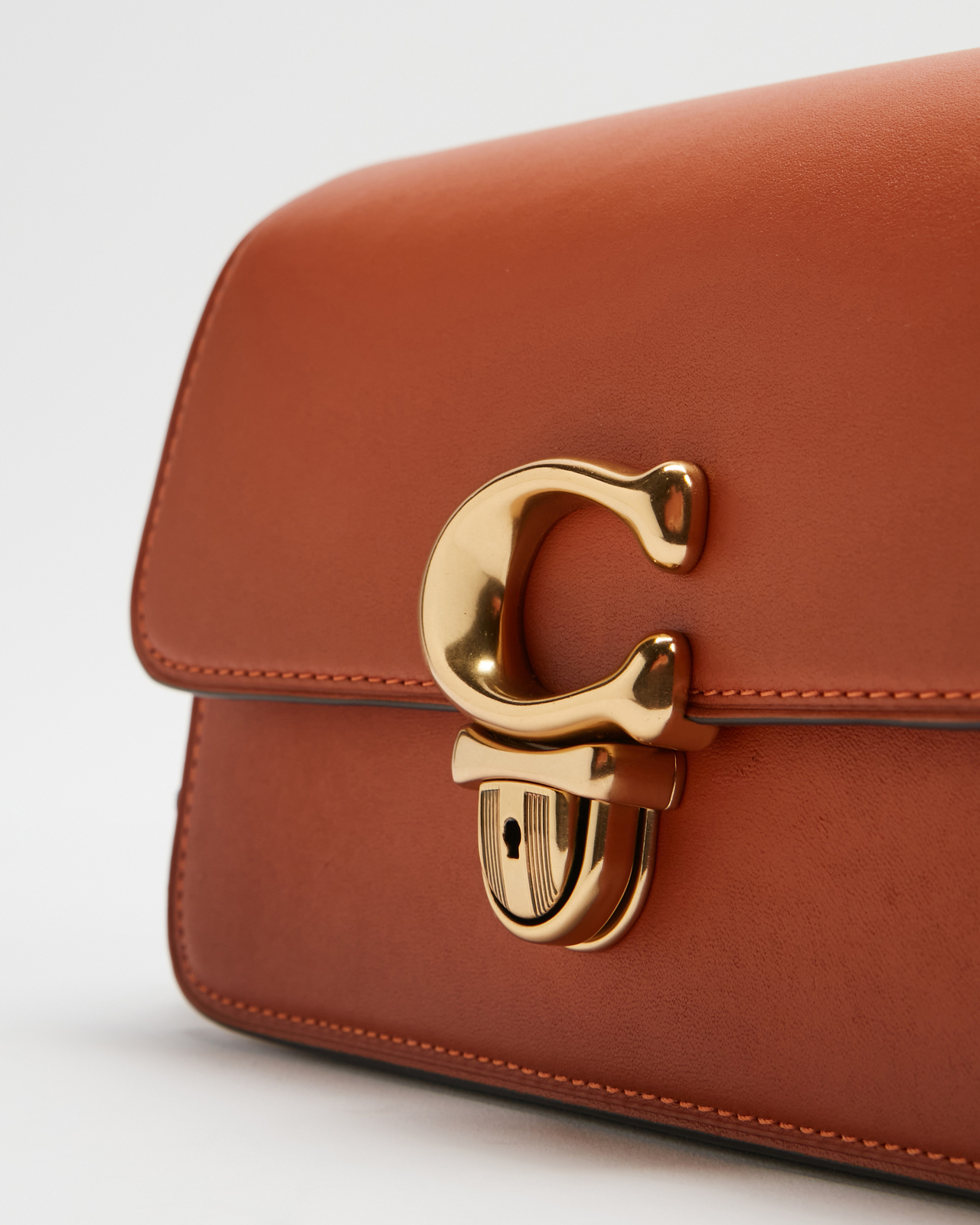 Coach Glovetanned Leather Studio Shoulder Bag AirRobe