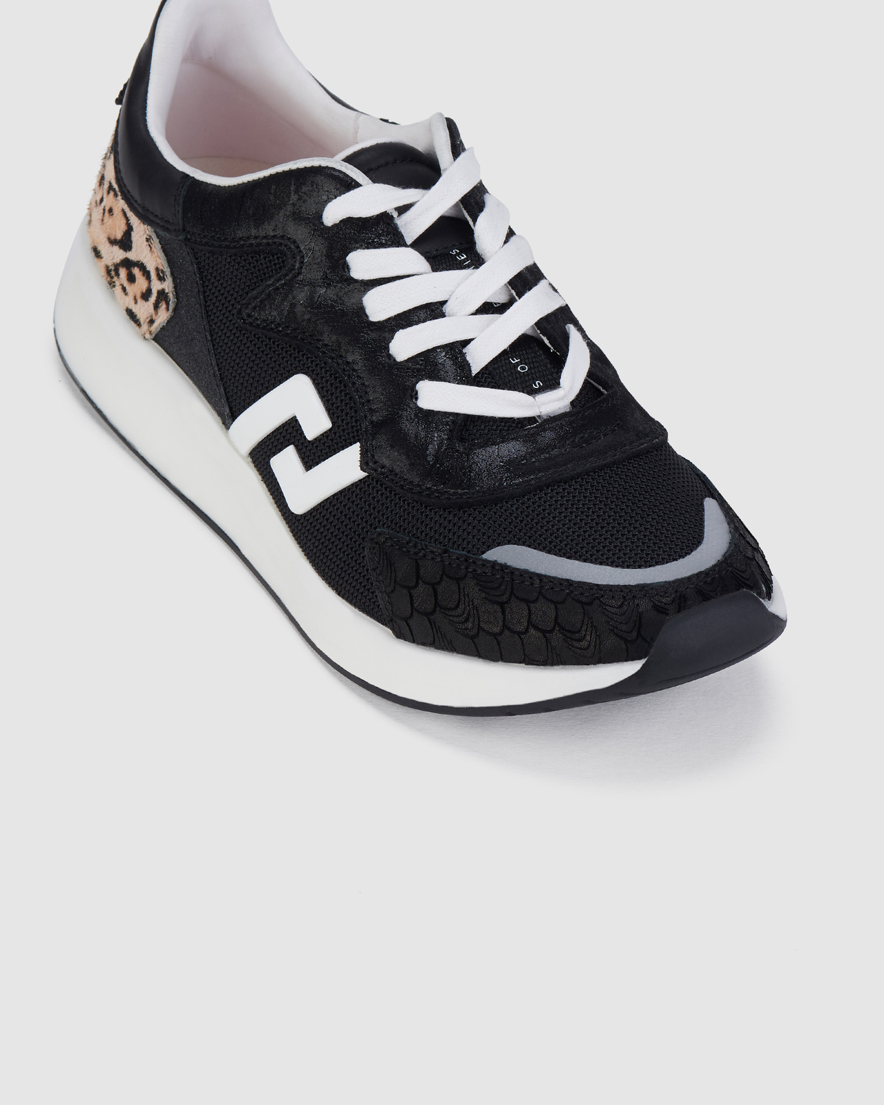 Weekender Sneakers