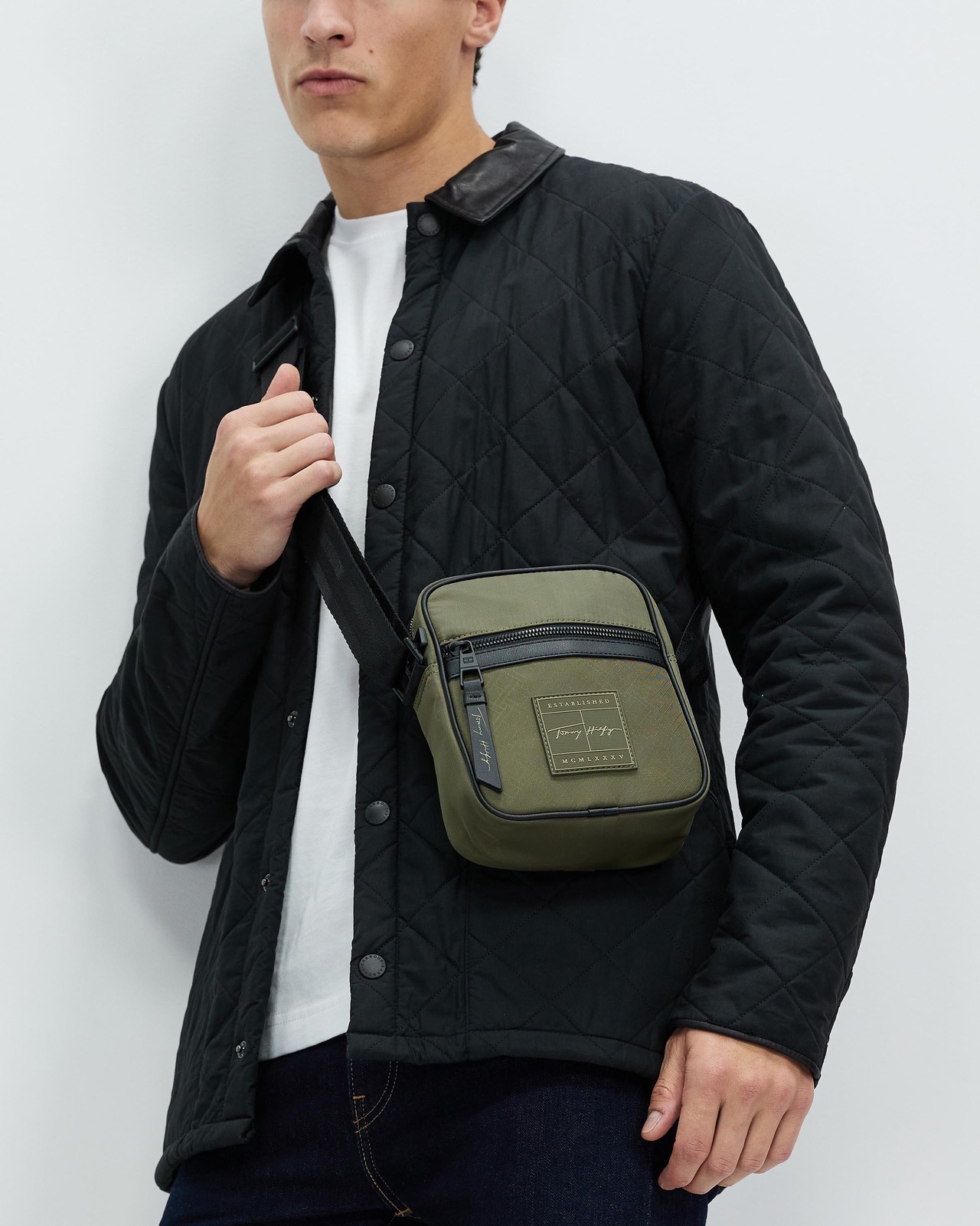 Tommy Hilfiger Signature Mini Reporter Bag AirRobe