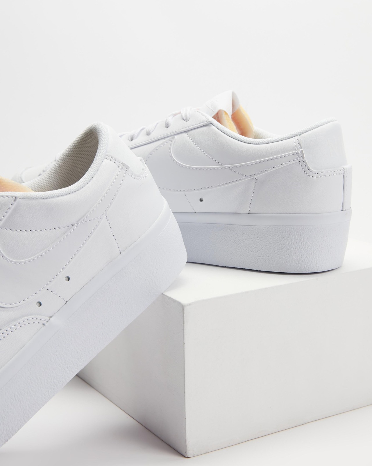 Blazer Low Platform - Women's