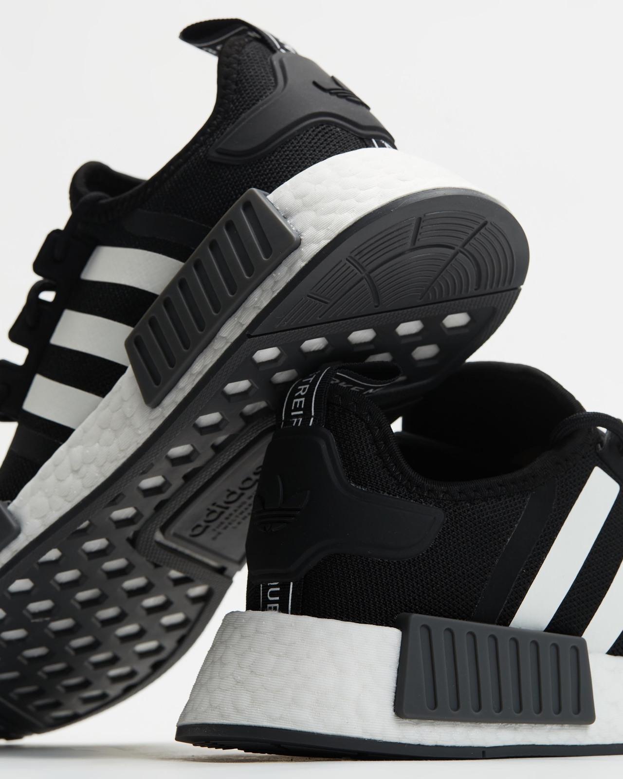 NMD_R1 Primeblue - Unisex