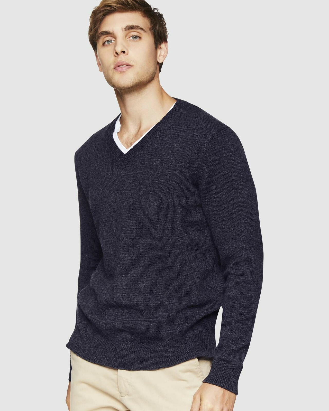 Benson Lambswool V-Neck Knit