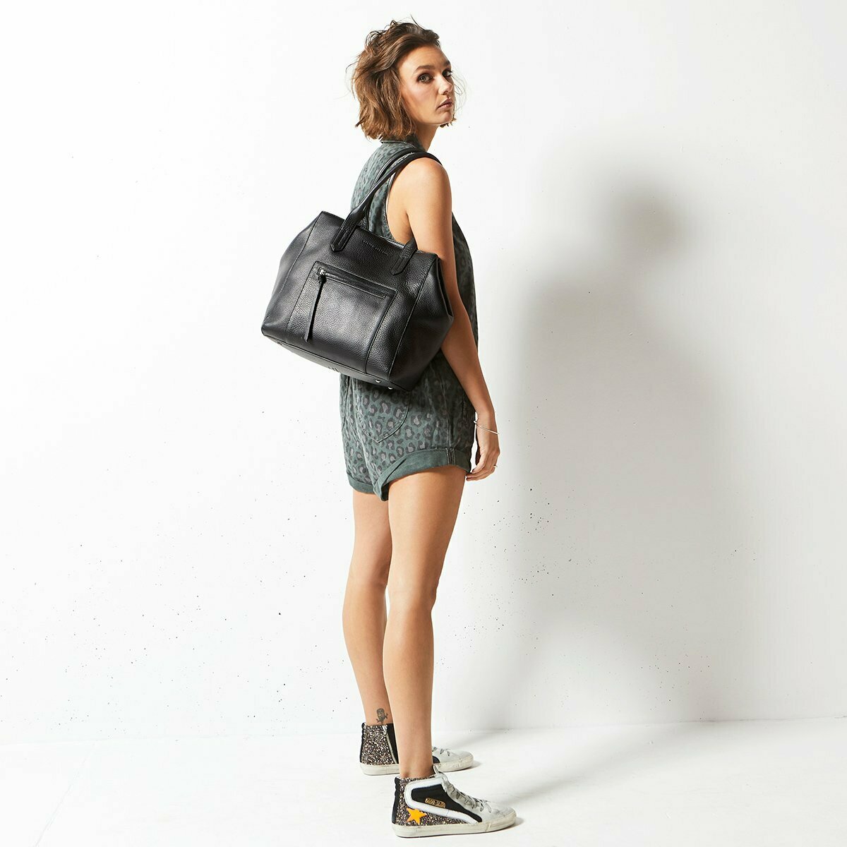 Status Anxiety ABANDON black AirRobe