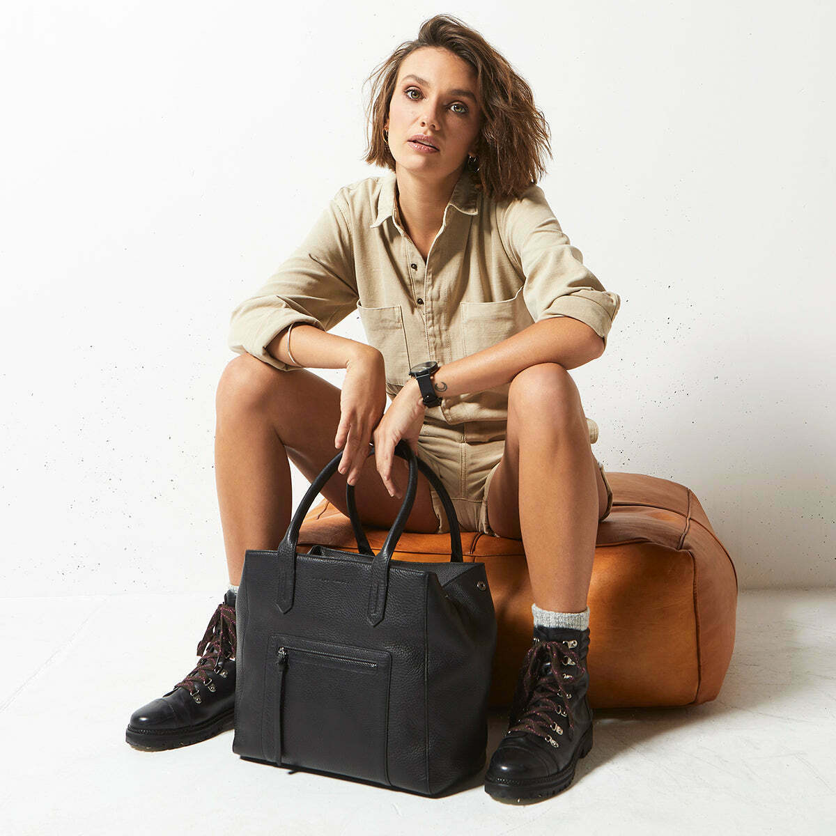 Status Anxiety ABANDON black AirRobe