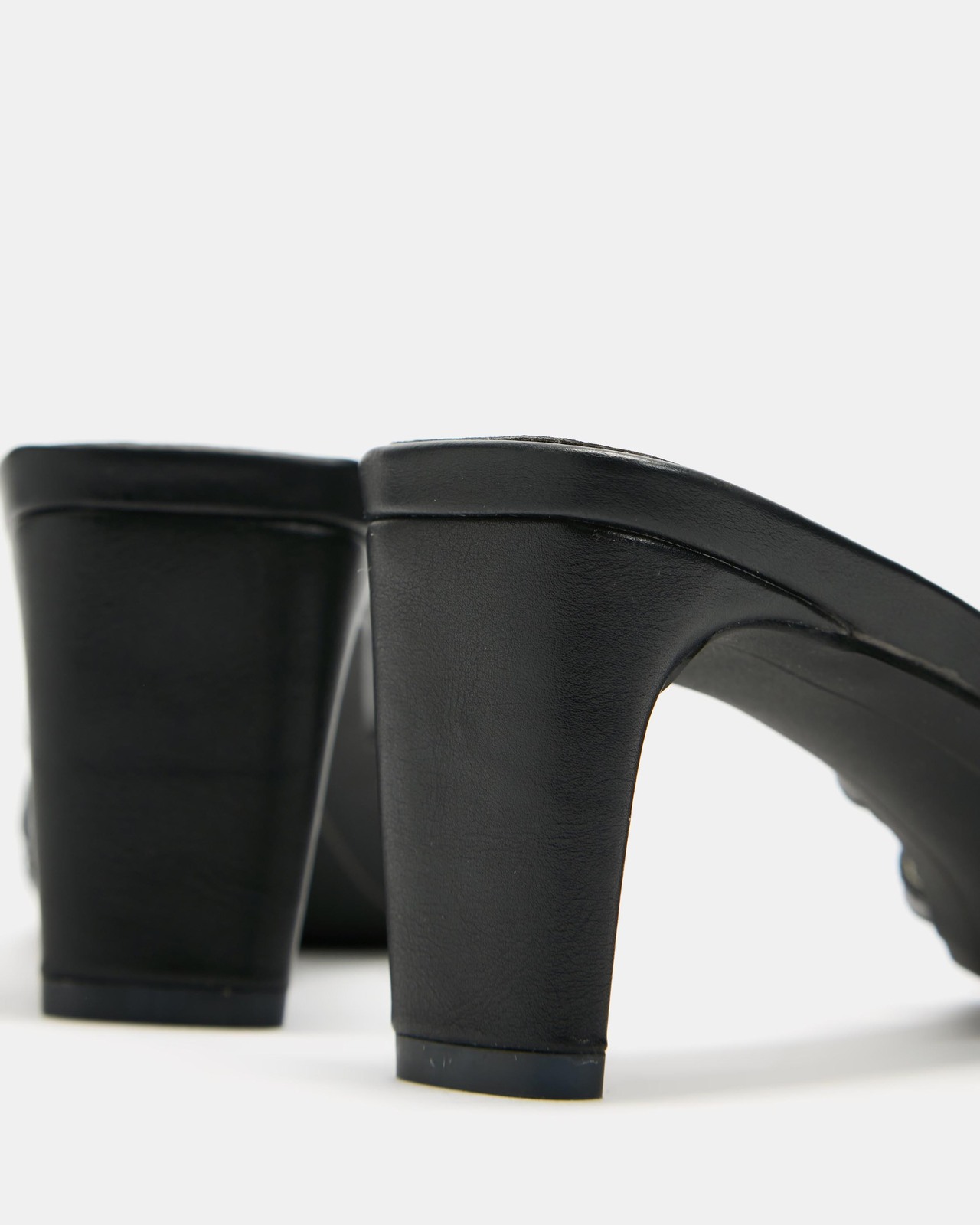 Petra Heels