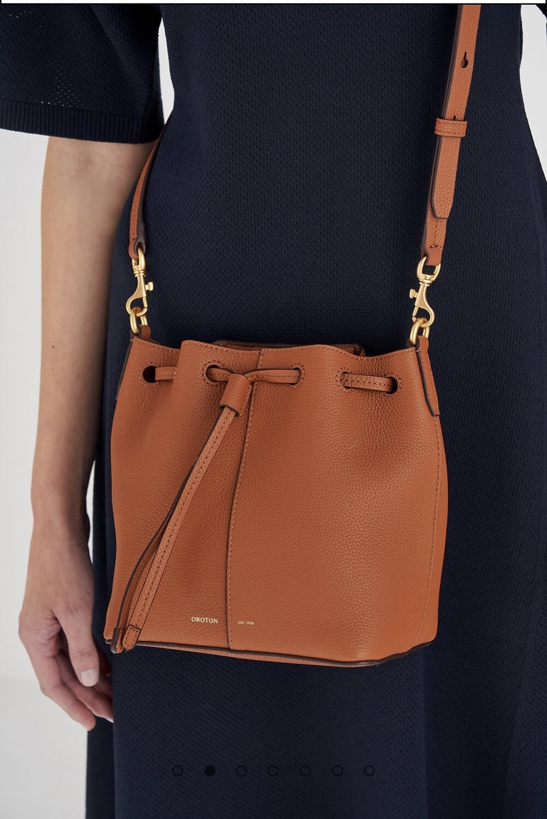 Oroton Lilly Small Bucket Bag AirRobe