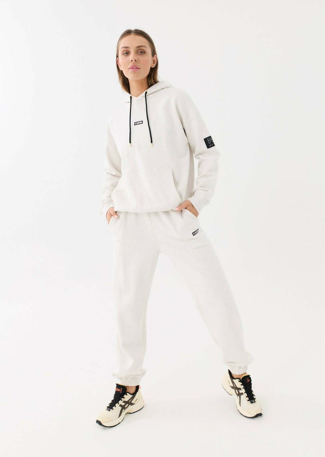 ENDURANCE HOODIE IN GREY