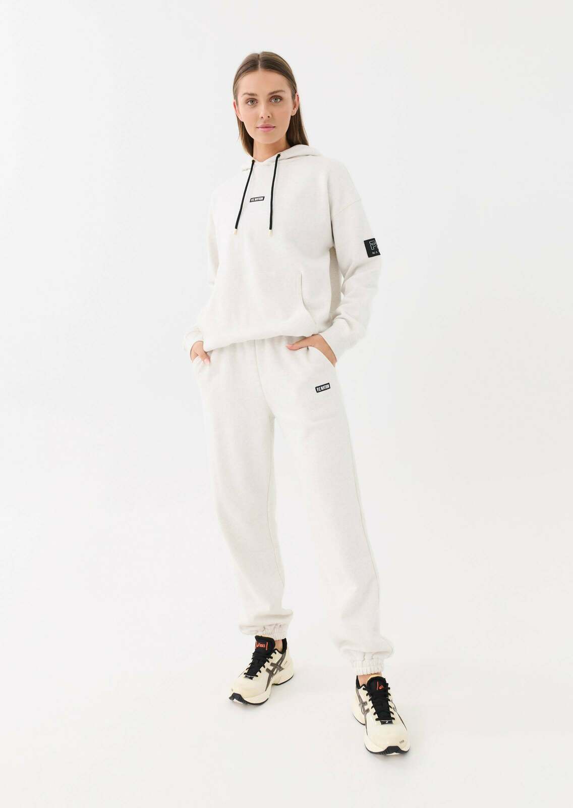 ENDURANCE HOODIE IN GREY