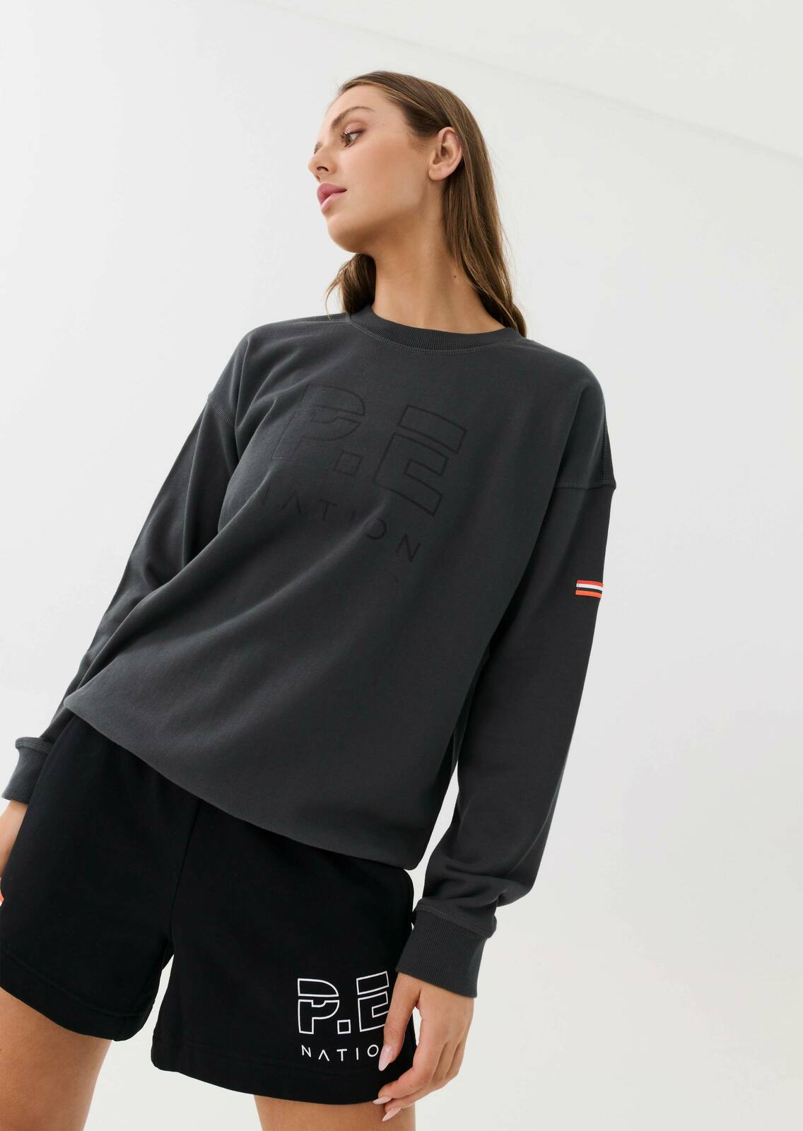 HEADS UP SWEAT IN CHARCOAL