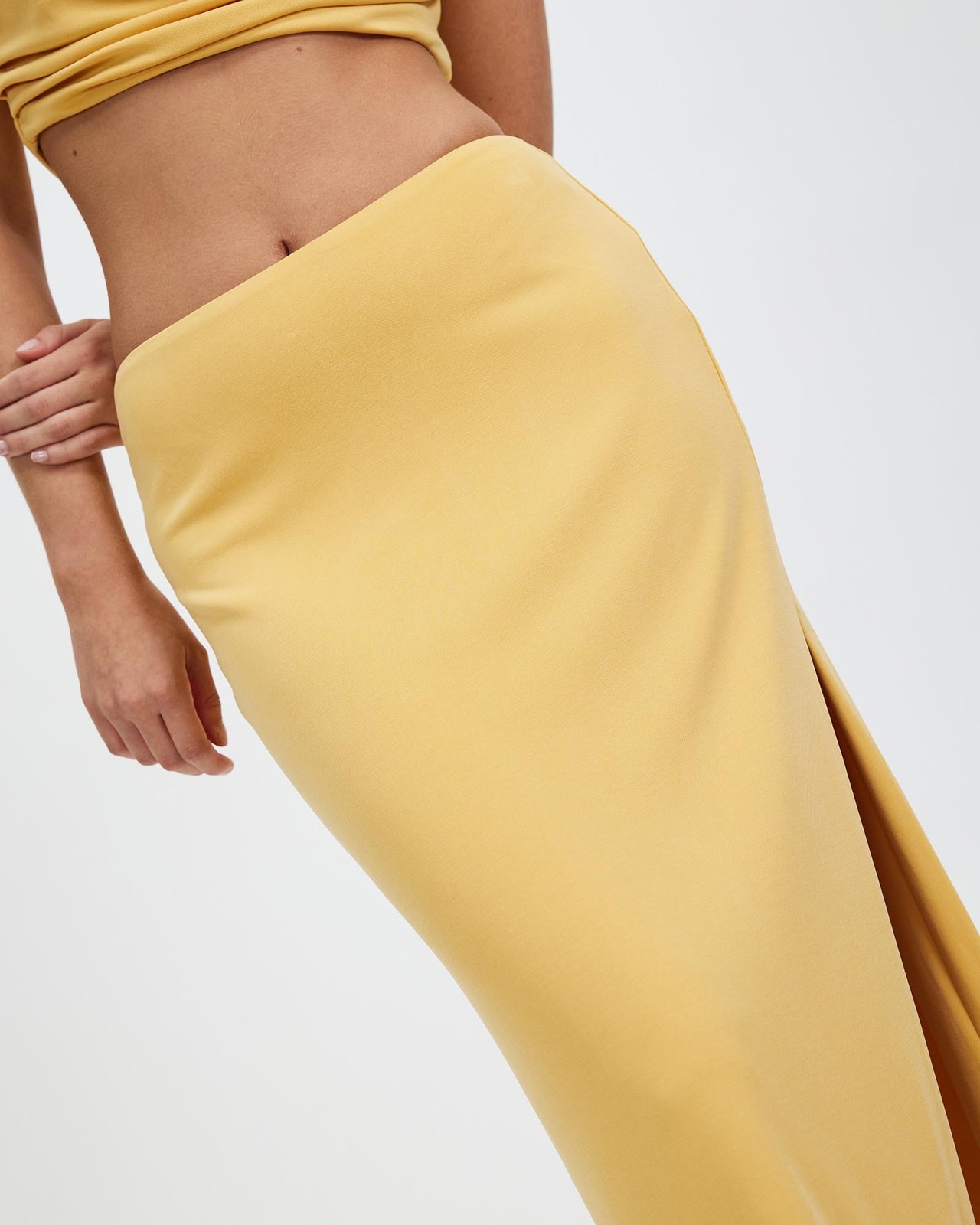 Mode Split Side Midi Skirt