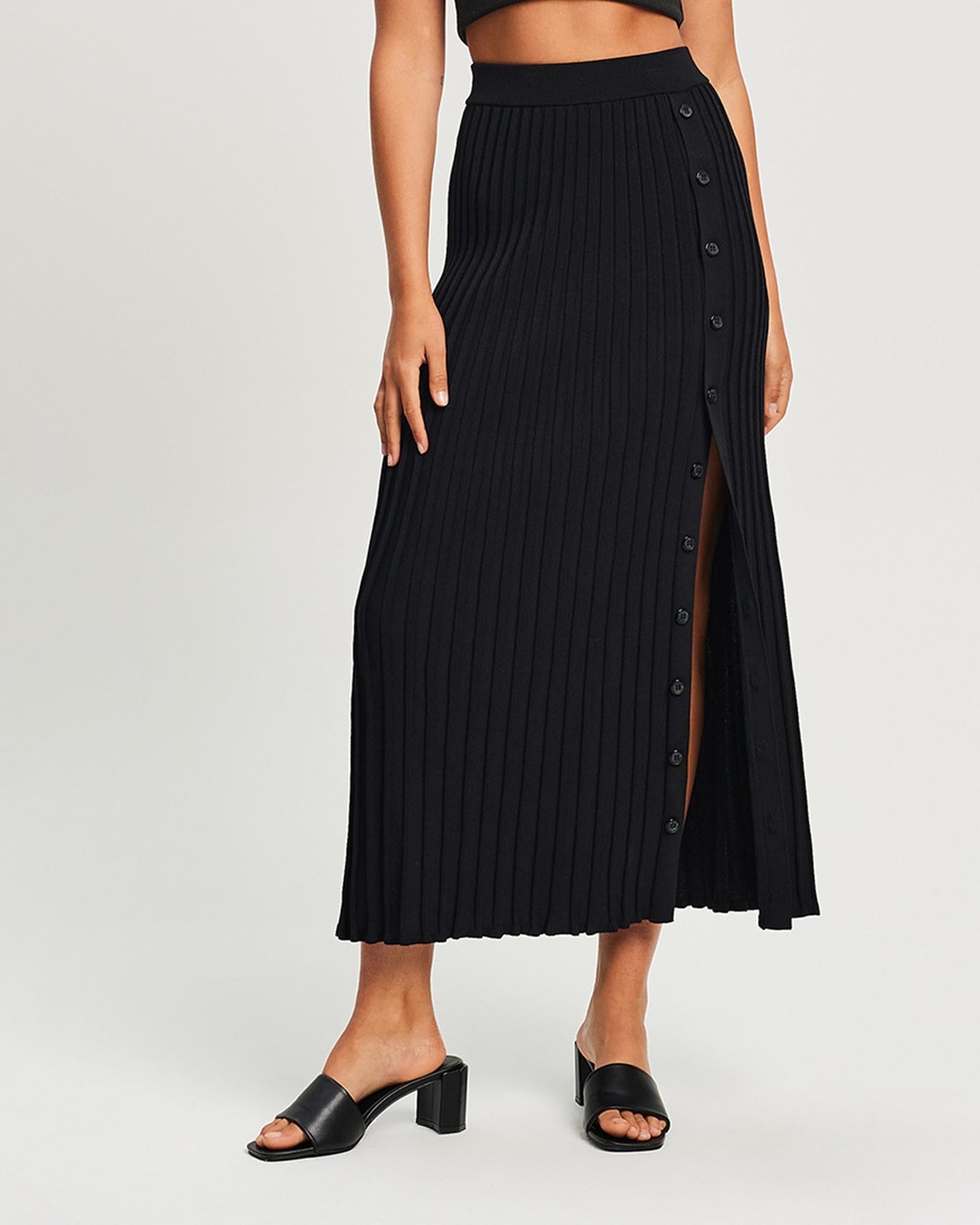 Pleated Knit Skirt