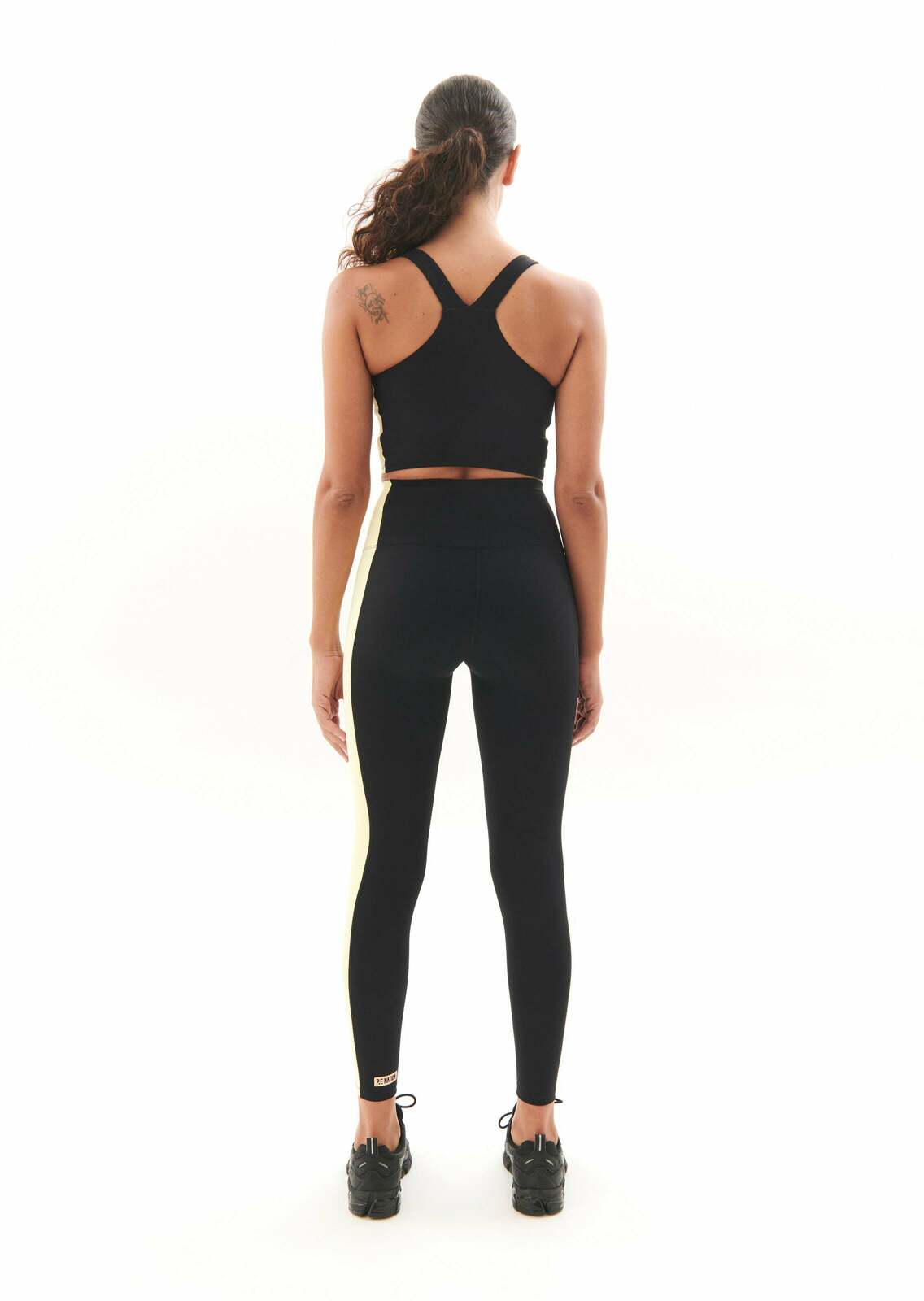 DEDICATION SPORTS BRA IN BLACK