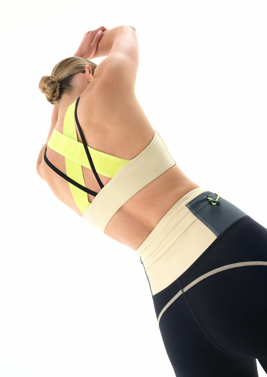 TRANSMISSION SPORTS BRA IN CHARCOAL