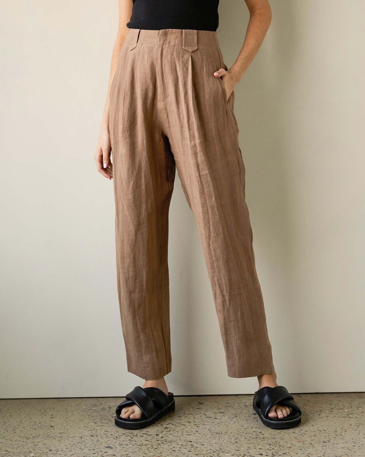 Pleat Front Curved Pants