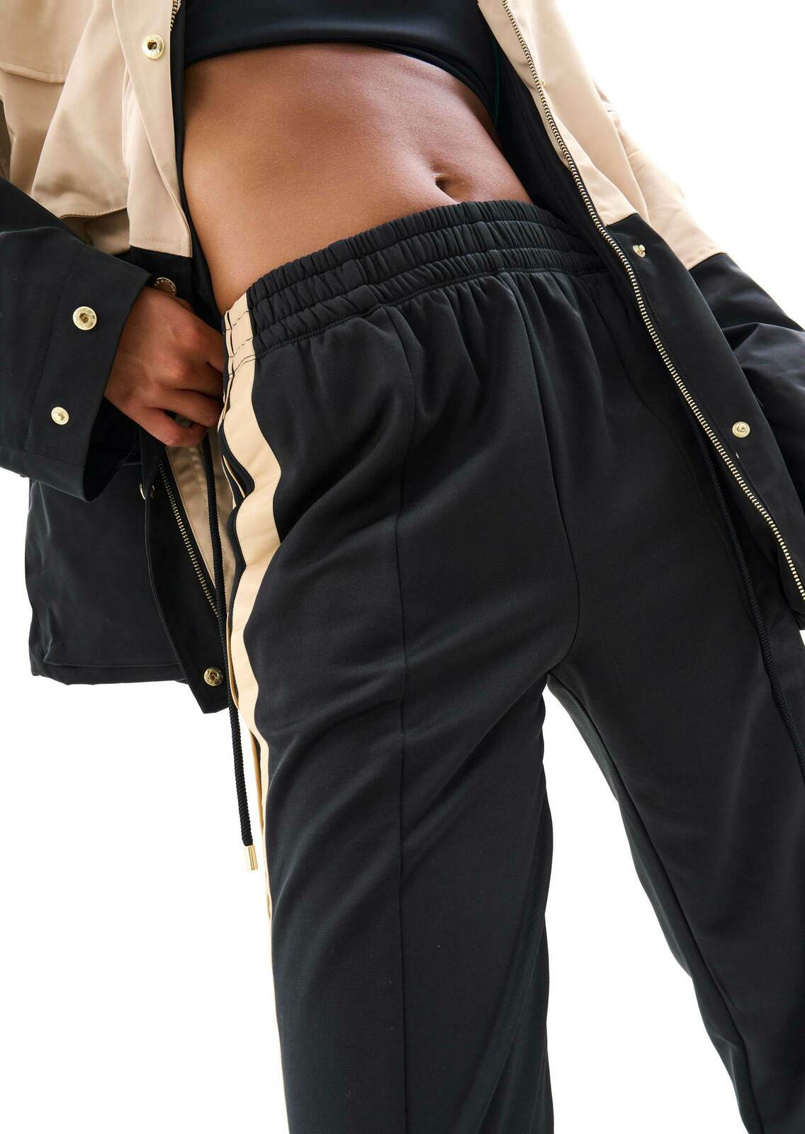 AVENTURA PANT IN BLACK