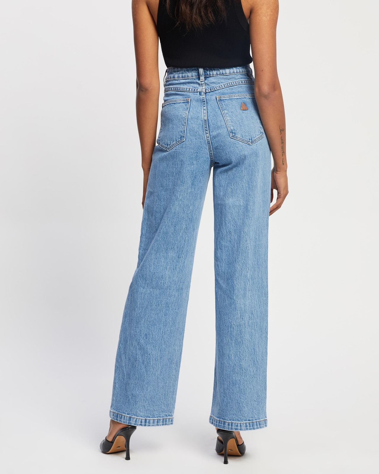 A '94 High Wide Jeans