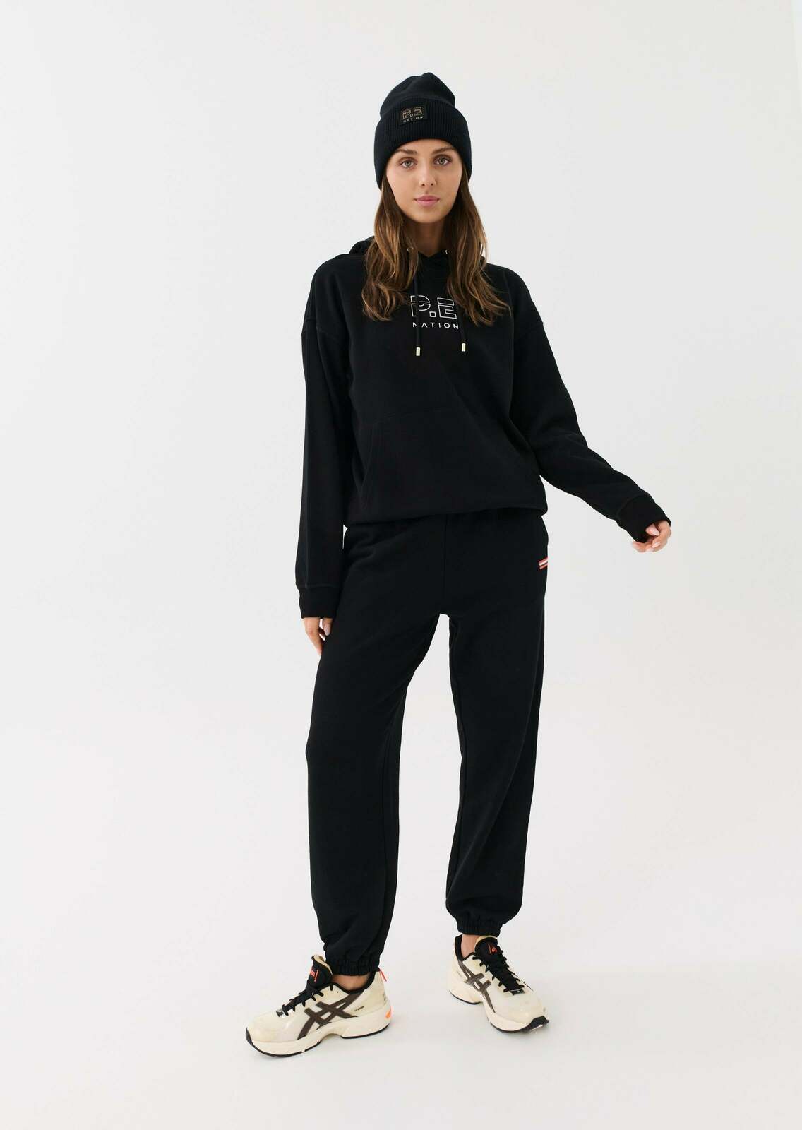 ENDURANCE HOODIE IN BLACK