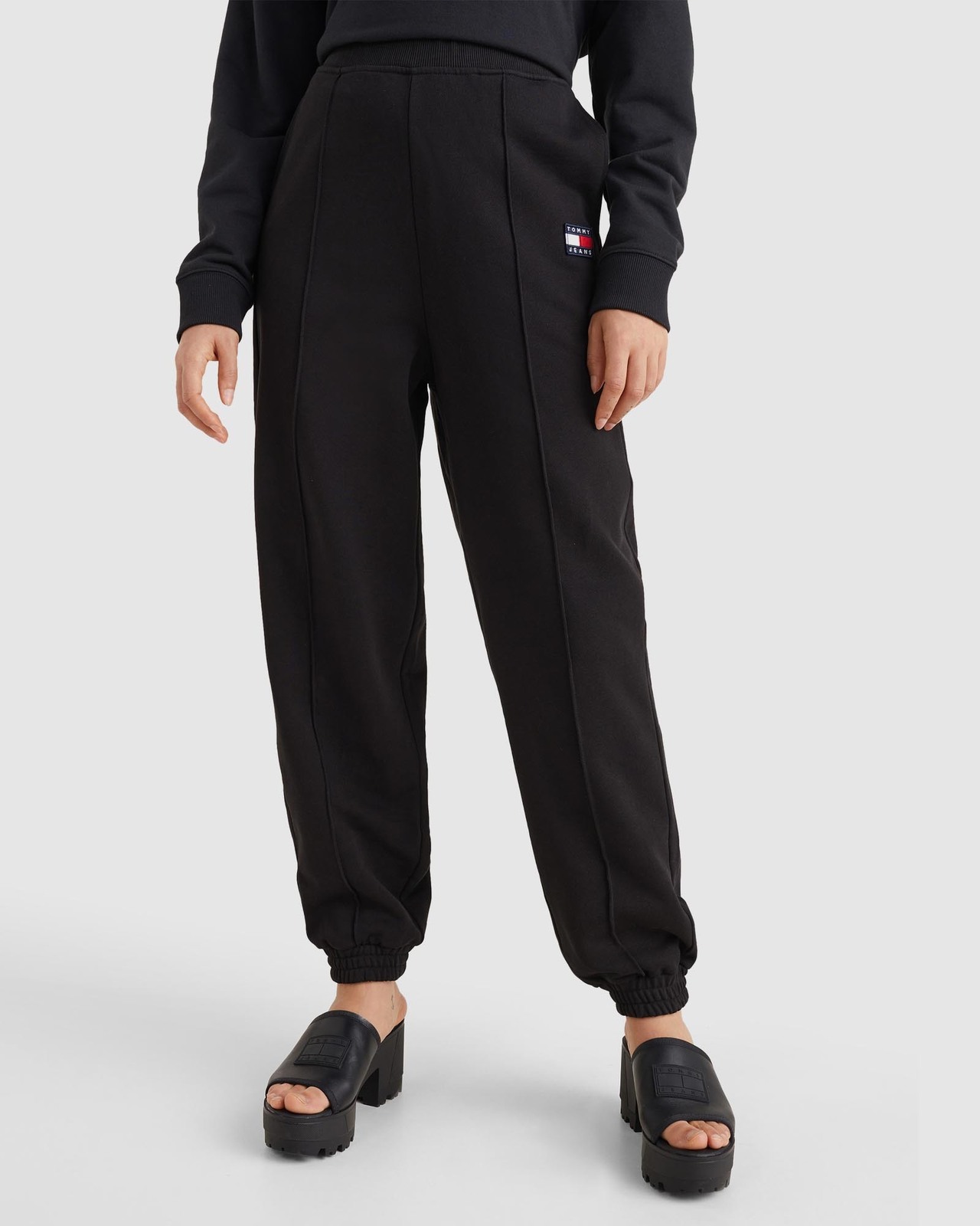 THE ICONIC Exclusive - Relaxed HRS Badge Sweatpants