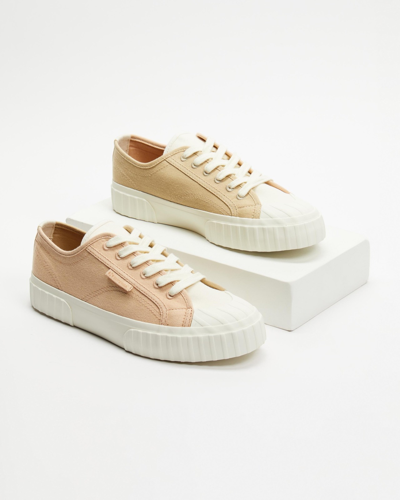 2630 Organic Canvas Natural Dye Mix - Women's