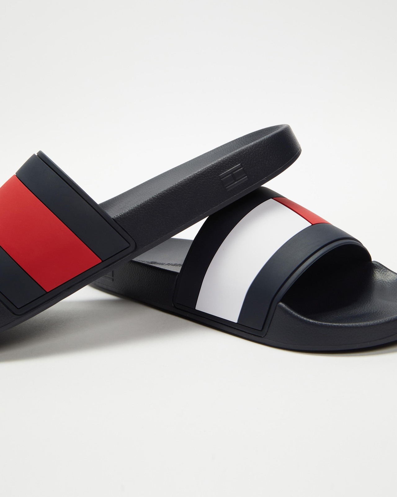 Rubber Flag Pool Slides - Men's