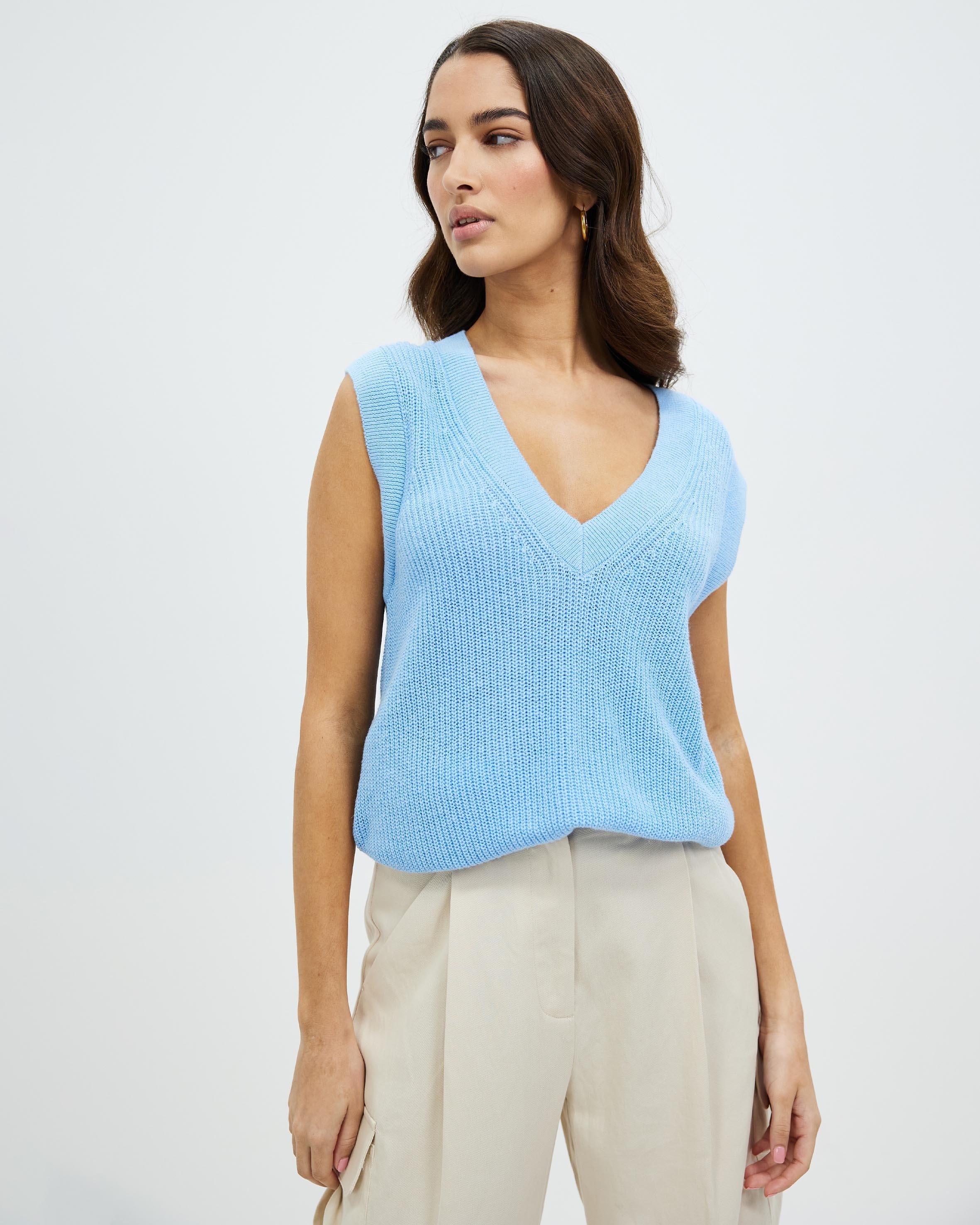 アエレ　aere V-neck wool vest ASTR the Label Eira Wool Blend Sweater Vest | Anthropologie