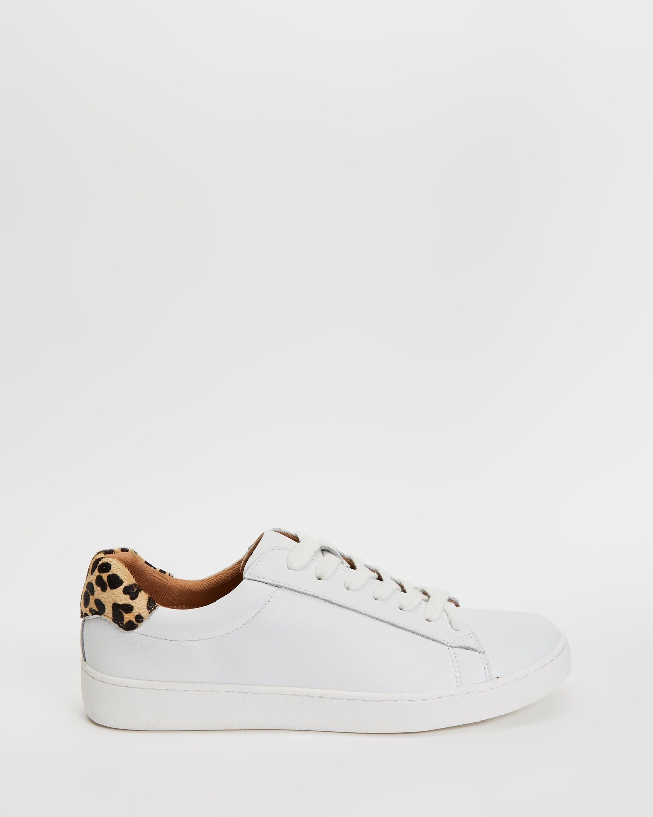 Atmos&Here Leo Leather Sneakers AirRobe