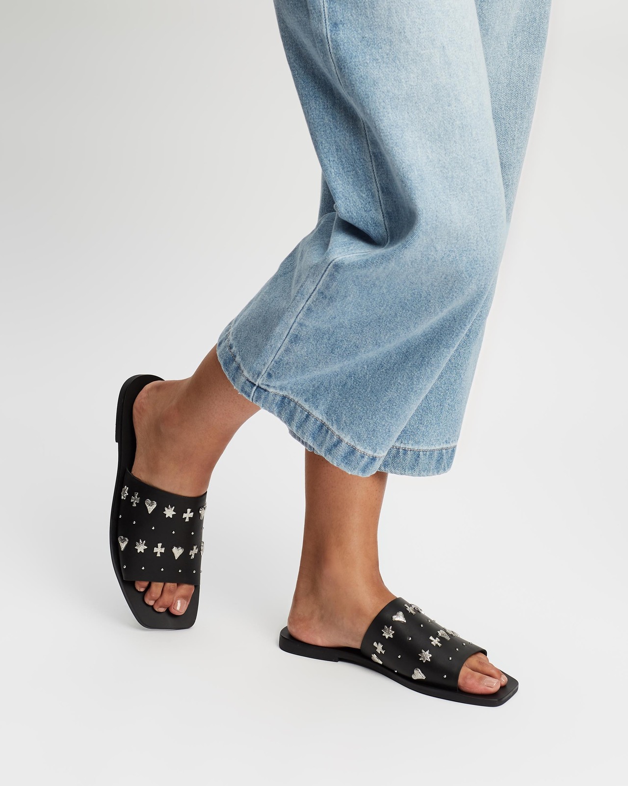 Mila Stud Slides