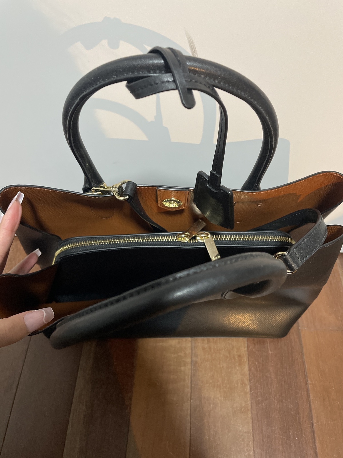 Oroton Black Leather bag AirRobe