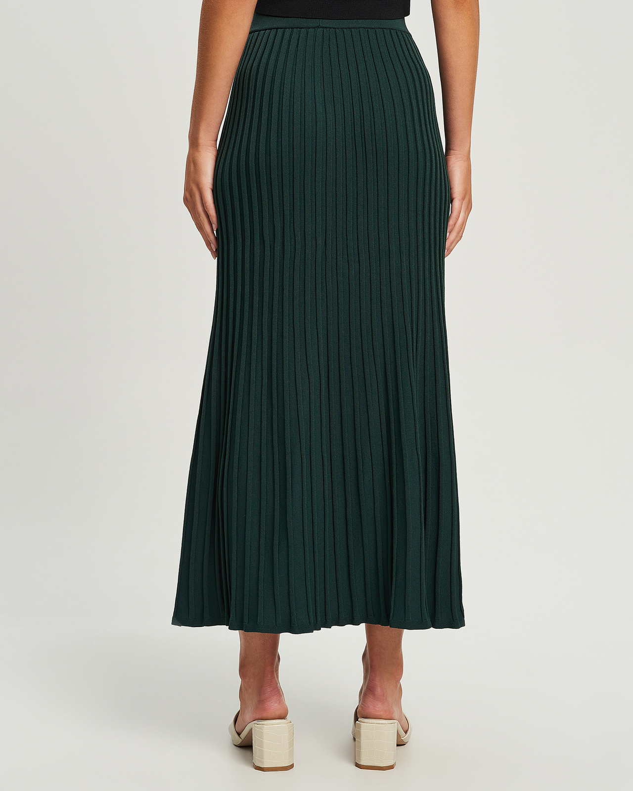 Pleated Knit Skirt