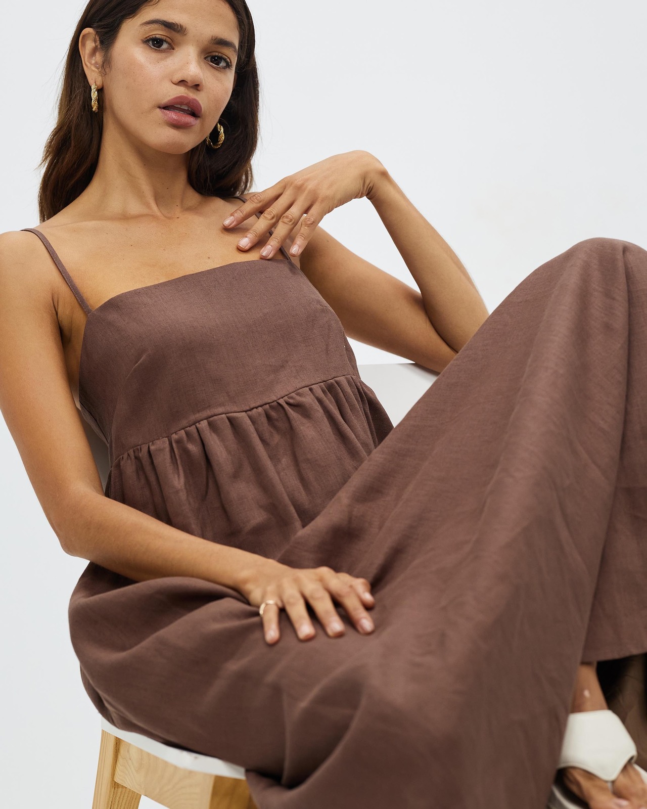 AERE Relaxed Square Neck Linen Dress - AirRobe display picture 1