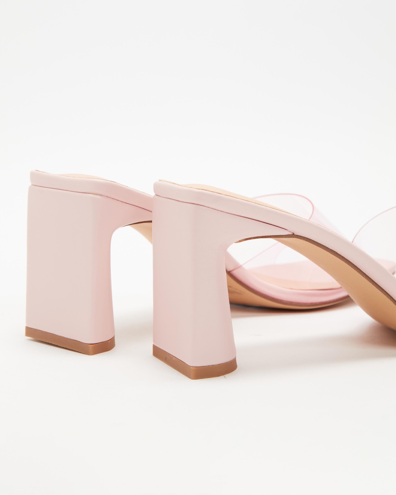 Vee Heels