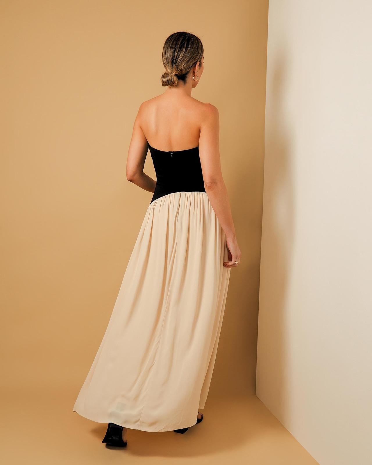 green emerald velvet dress Karina Maxi Dress – CHICTIQUE main image 1